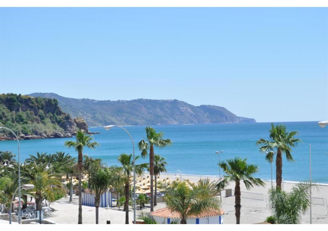 Sunny Apartment On Burriana Beach Nerja Exterior foto